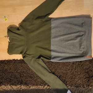 Ampersand cowell neck sweatshirt size medium